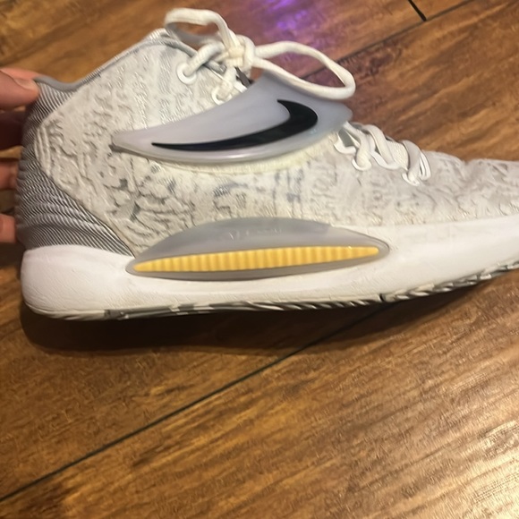 These are Nike Kd 14,”HOME”. They are size 8. They are in very good condition. - Picture 6 of 9